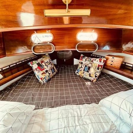 Готель Vintage Classic 70S Boat! Сан-Адріа-де-Бесос Екстер'єр фото