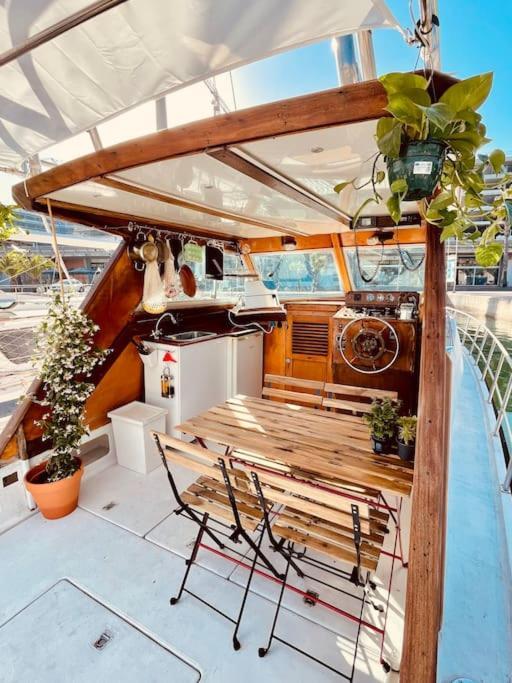 Готель Vintage Classic 70S Boat! Сан-Адріа-де-Бесос Екстер'єр фото