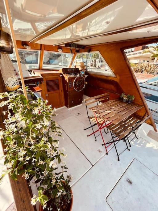 Готель Vintage Classic 70S Boat! Сан-Адріа-де-Бесос Екстер'єр фото